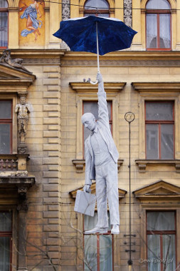 Michal Trpák, latający na parasolu