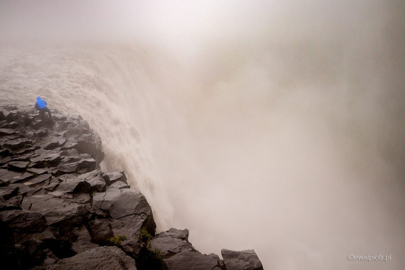 <span id="wp-image-13643" class="exif"><span class="aperture">Przysłona: ƒ/8 <span class="focal_length">Ogniskowa: 20mm <span class="iso">Czułość ISO: 800 <span class="shutter_speed">Czas naświetlania: 1/80s </span>