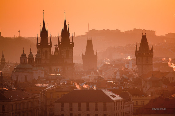 Z wieży o świcie, Praga
