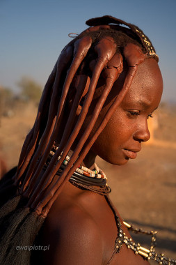Portret dziewczyny, Himba, Namibia