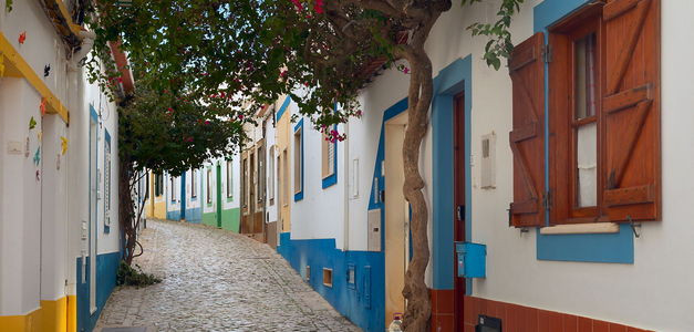 <span id="wp-image-25068" class="exif"><span class="aperture">Przysłona: ƒ/16 <span class="focal_length">Ogniskowa: 53mm <span class="iso">Czułość ISO: 400 <span class="shutter_speed">Czas naświetlania: 1/30s </span>