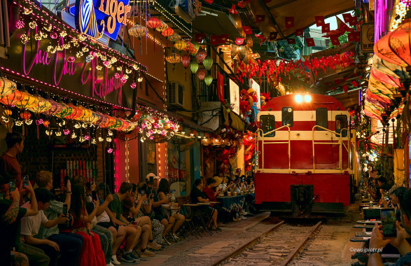 <span id="wp-image-26633" class="exif"><span class="aperture">Przysłona: ƒ/8 <span class="focal_length">Ogniskowa: 70mm <span class="iso">Czułość ISO: 800 <span class="shutter_speed">Czas naświetlania: 1/250s </span>