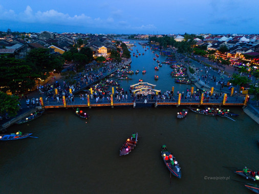 <span id="wp-image-26823" class="exif"><span class="aperture">Przysłona: ƒ/1.7 <span class="focal_length">Ogniskowa: 6.72mm <span class="iso">Czułość ISO: 400 <span class="shutter_speed">Czas naświetlania: 1/30s </span>