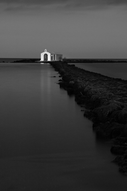 Giorgiopoulis czarno-biały