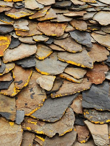 Uszguli, łupkowy dach