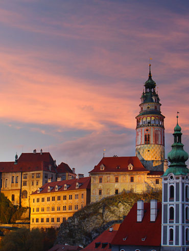 Český Krumlov, Czechy, wieczorny widok, zachód słońca nad zamkiem