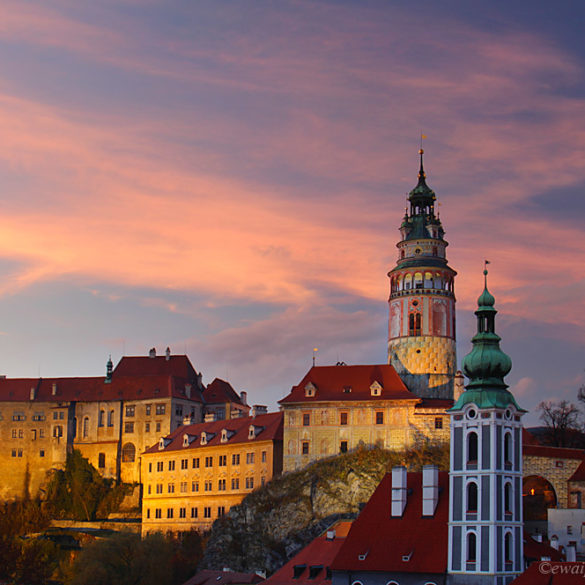 Český Krumlov, Czechy, wieczorny widok, zachód słońca nad zamkiem