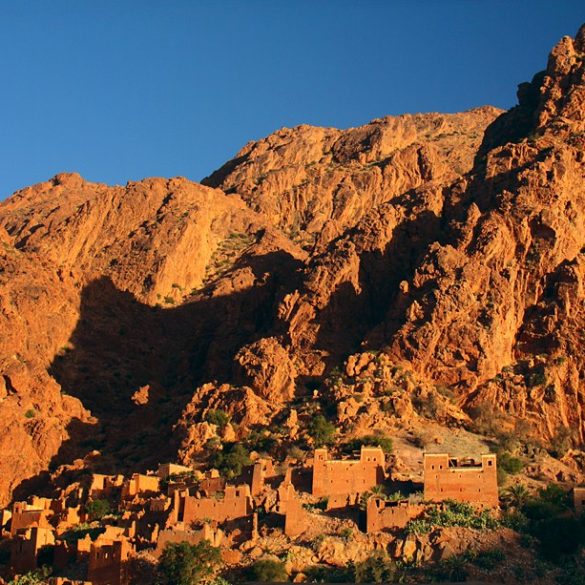 Maroko, góry i kasba, pomarańczowe