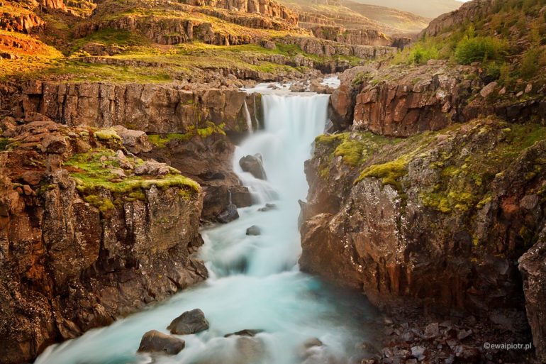 Wodospad Sveinstekksfoss, Islandia