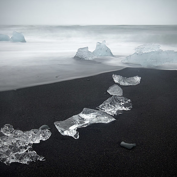 Na islandzkiej plaży Jokulsarlon