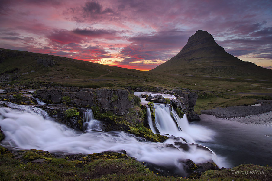 Kirkjufell wieczorem, Islandia