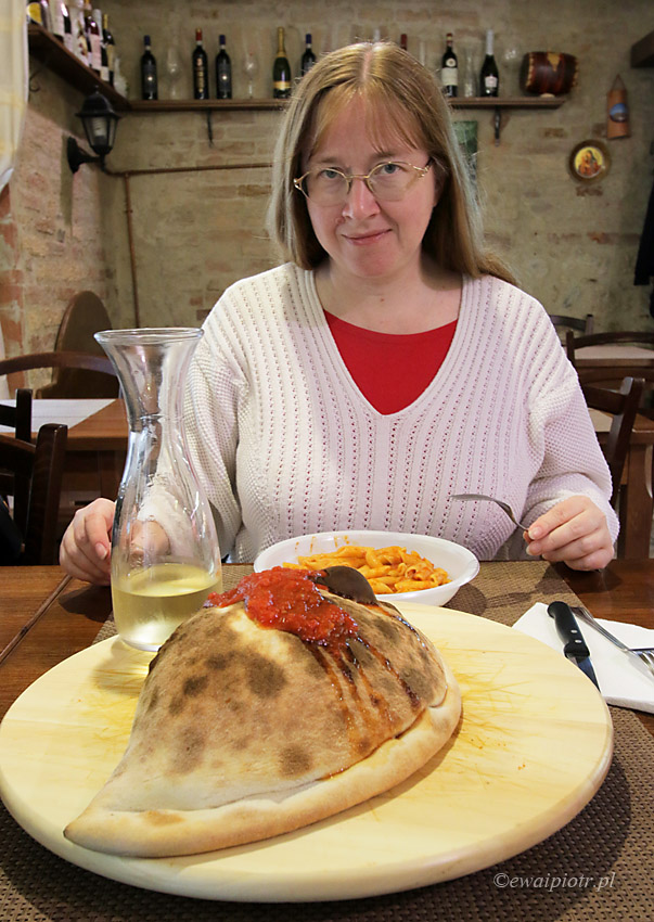 Ewa nad calzone, San Gimignano