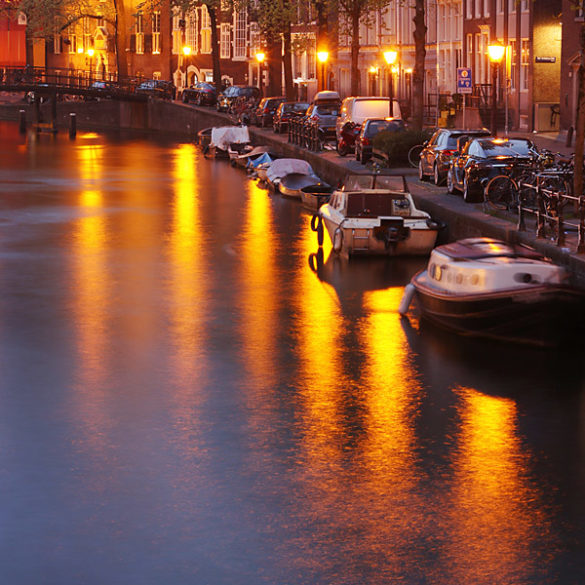 Wieczór nad kanałem, Amsterdam, Holandia