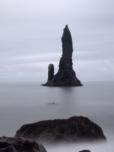 Reynisdrangar, Islandia, długa ekspozycja, Filtr polaryzacyjny używać czy nie używać