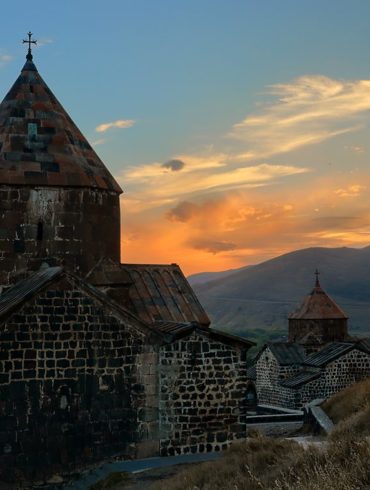 Sevanavank nad jeziorem Sevan, Armenia, fotowyprawa