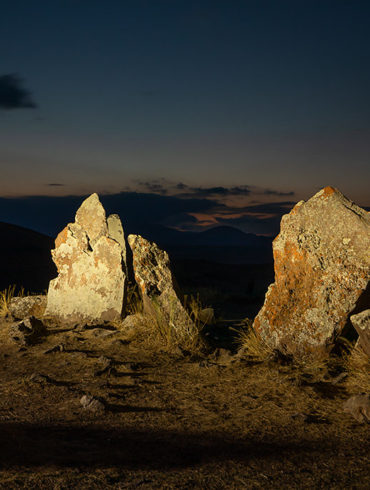 Zorats Karer, malowanie światłem, Armenia, Stonehenge, fotowyprawa