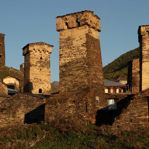 kamienne wieże, Uszguli, fotowyprawa do Gruzji, Kaukaz, Swanetia