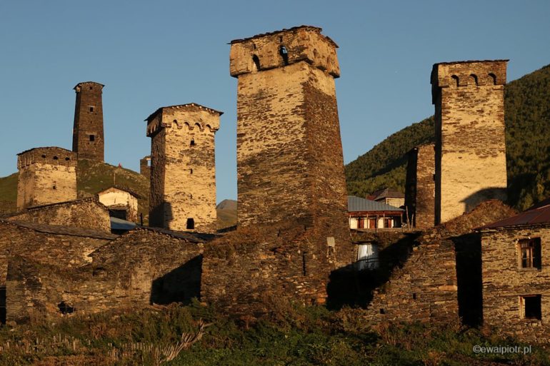 kamienne wieże, Uszguli, fotowyprawa do Gruzji, Kaukaz, Swanetia
