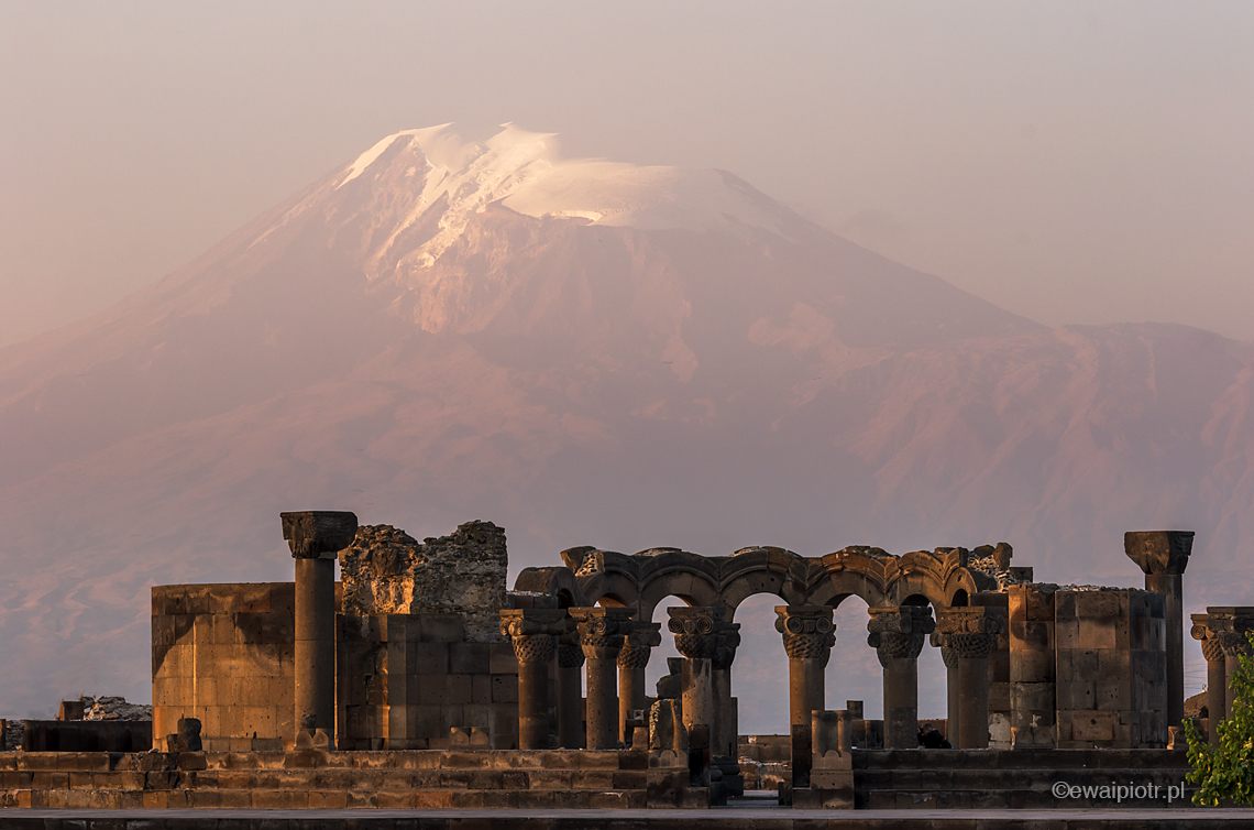 Zvartnost, ruiny katedry, Ararat o wschodzie słońca, fotowyprawa do Armenii