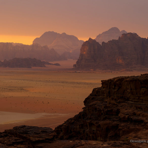 Wschód na Wadi Rum, Jordania