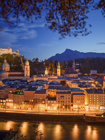 Salzburg, Austria, nocne zdjęcie miasta