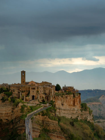 Civita di Bagnoregio w deszczu, Toskania, fotowyprawa