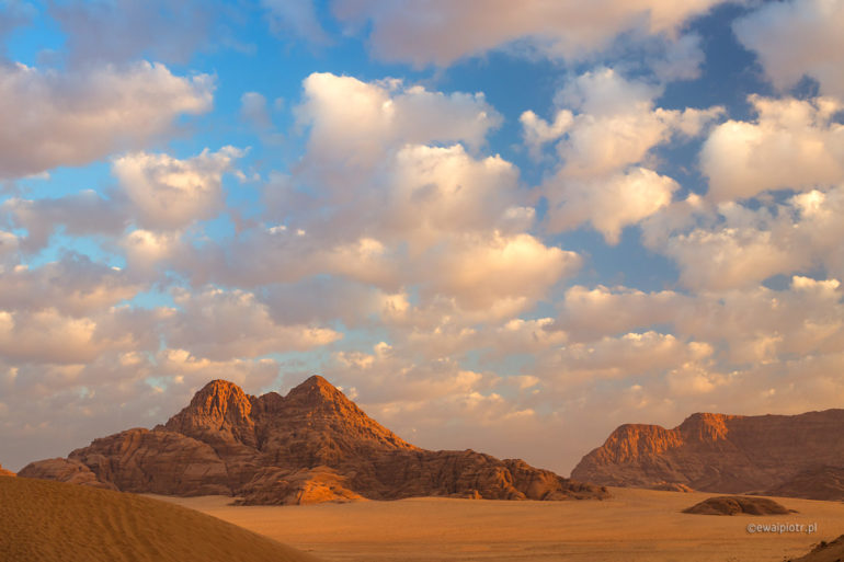 Niebo nad Wadi Rum, Jordania