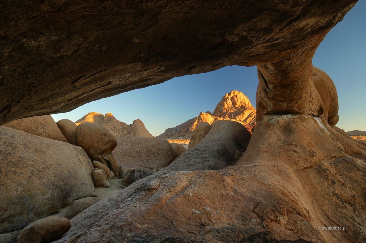 Łuki skalne Spitzkoppe, Namibia, wyprawy foto