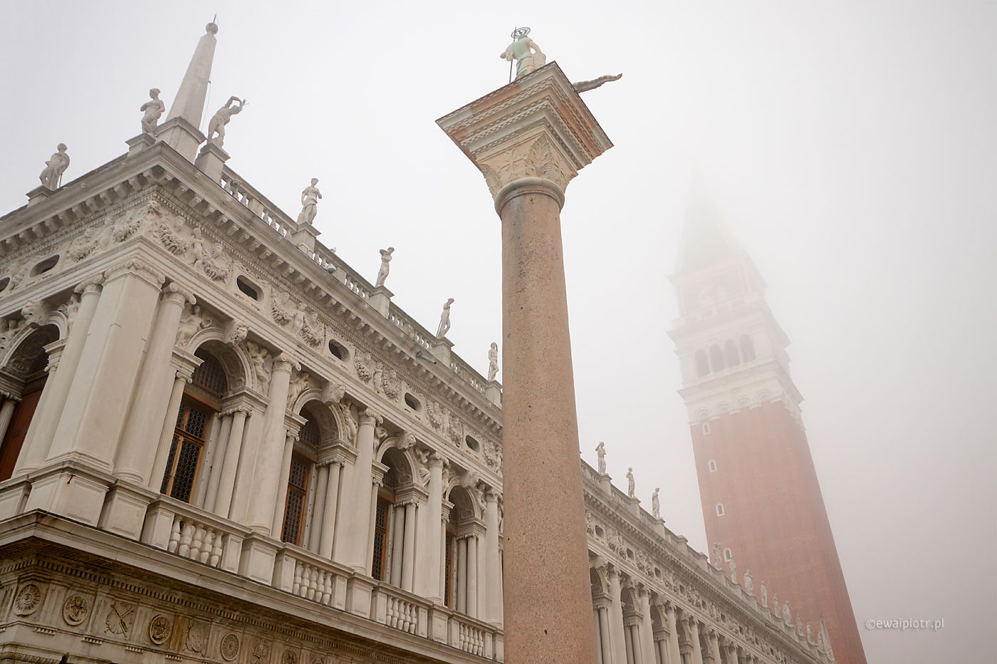 Plac Świętego Marka we mgle, Wenecja