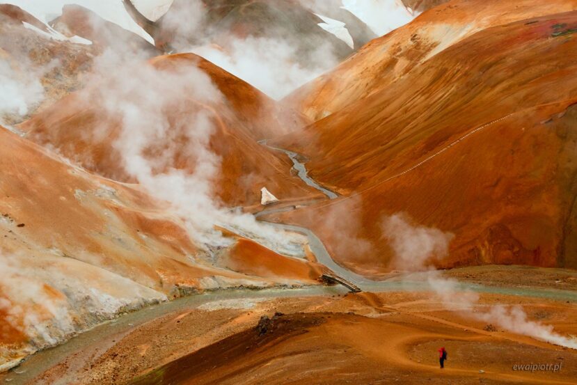 Człowiek wśród dymów Kerlingarfjoll, Islandia, fotowyprawa, relacja, warsztaty fotograficzne