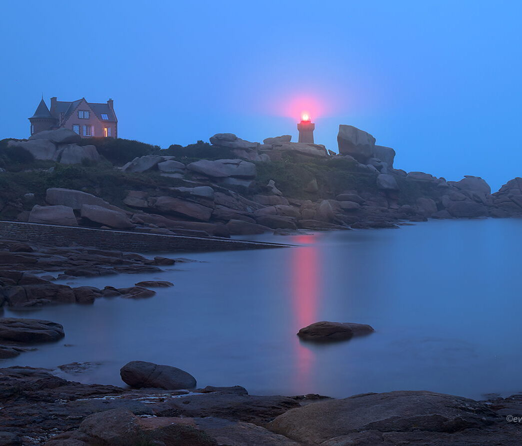 Wybrzeże Bretanii w różu i błękicie, tryb bulb, długa ekspozycja