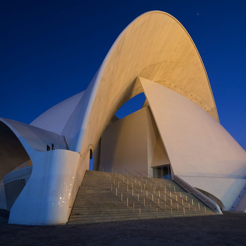 Auditorio de Tenerife, Wyspy Kanaryjskie, filharmonia w nocy, budynek przed świtem