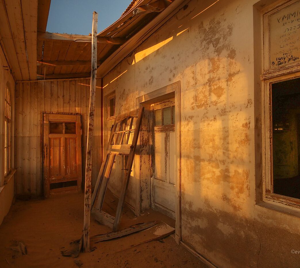 Poranne światło w Kolmanskop, Namibia