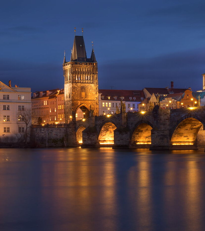 Praga wieczorową porą, Most Karola
