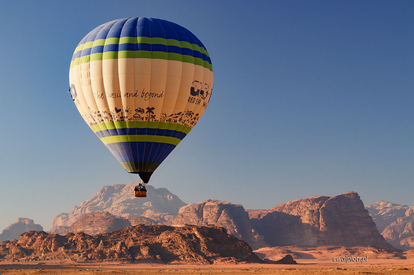 Balon nad Wadi Rum, Jordania
