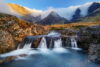 Kaskady Fairy Pools, Skye, Szkocja, fotowyprawa, mały wodospad i góry