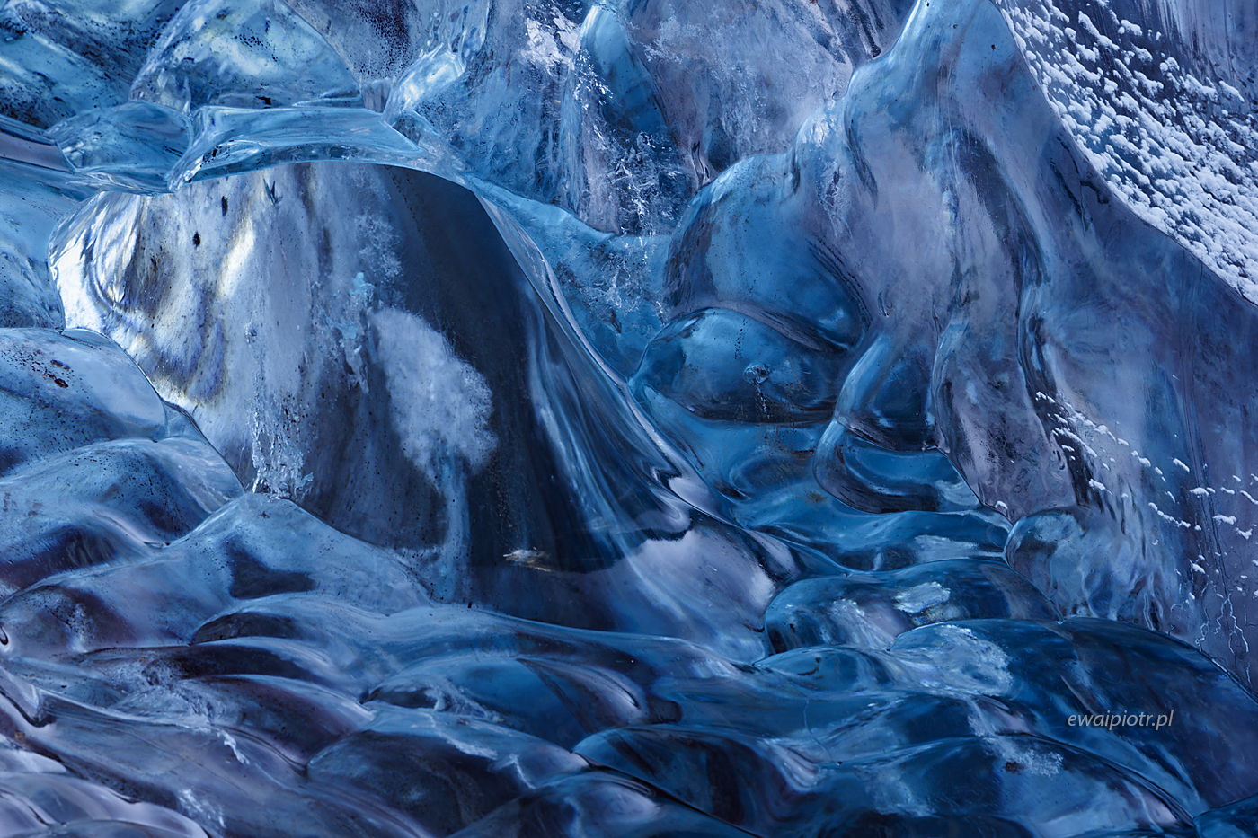 Lód z lodowej jaskini, Islandia