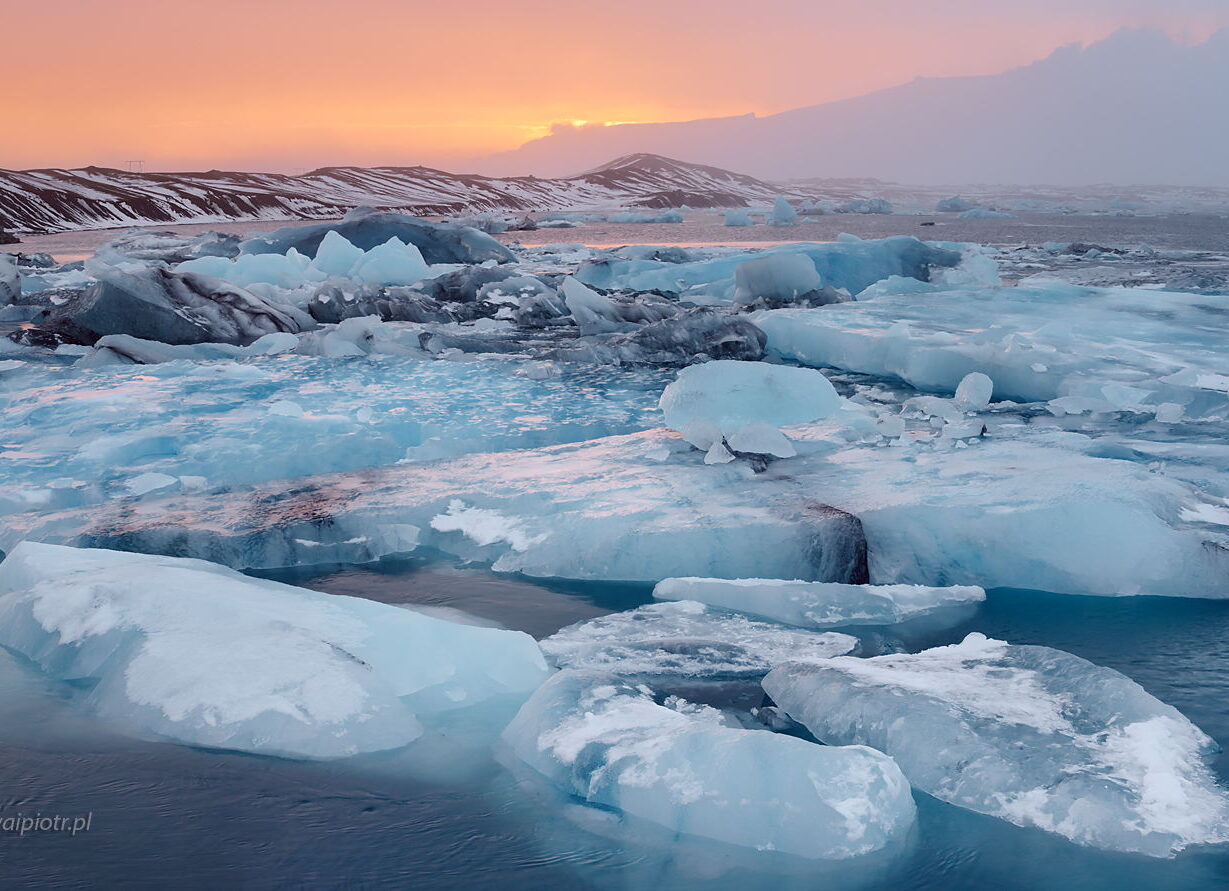 Lodowcowa Laguna o zachodzie, Islandia, Jokulsarlon, lodowiec, fotowyprawa