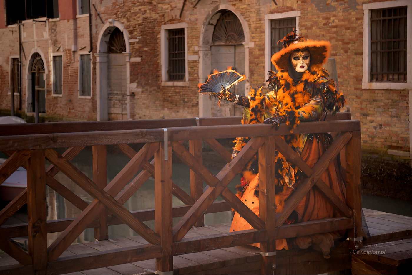 Na mostku w Wenecji, karnawał