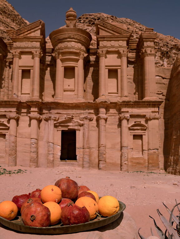 Owoce przed Klasztorem, Petra, Jordania