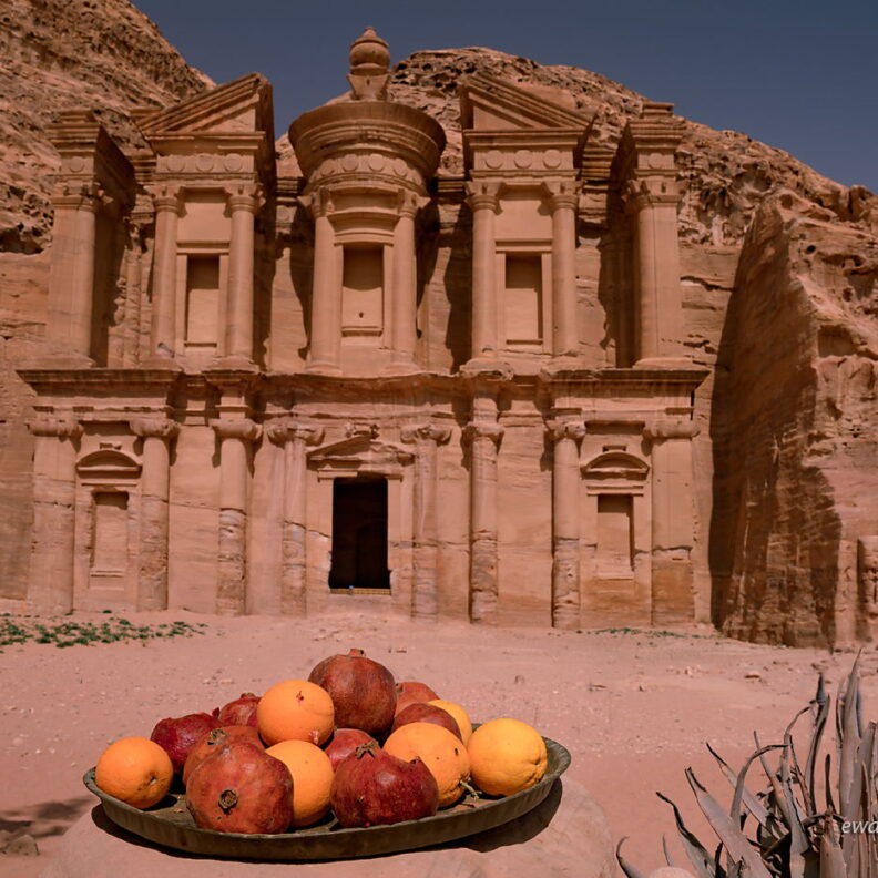 Owoce przed Klasztorem, Petra, Jordania