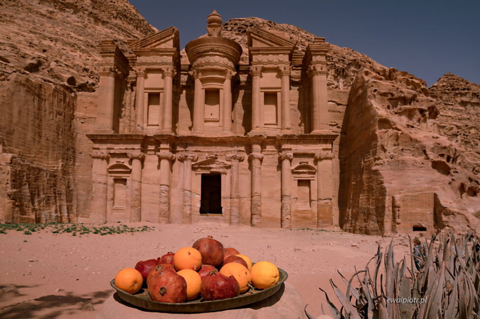 Owoce przed Klasztorem, Petra, Jordania