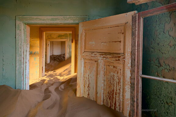 Zasypany dom, Kolmanskop, Namibia