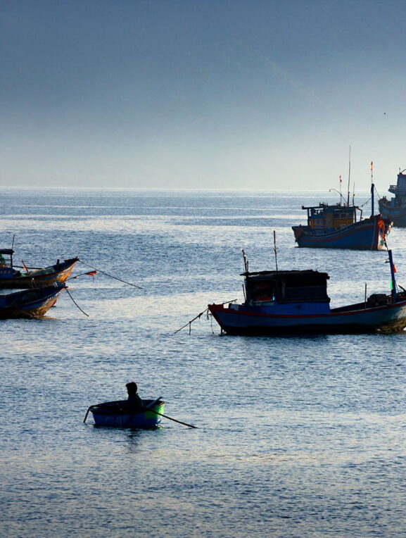 Rybackie łodzie o poranku, Wietnam, fotowyprawa, Nha Trang