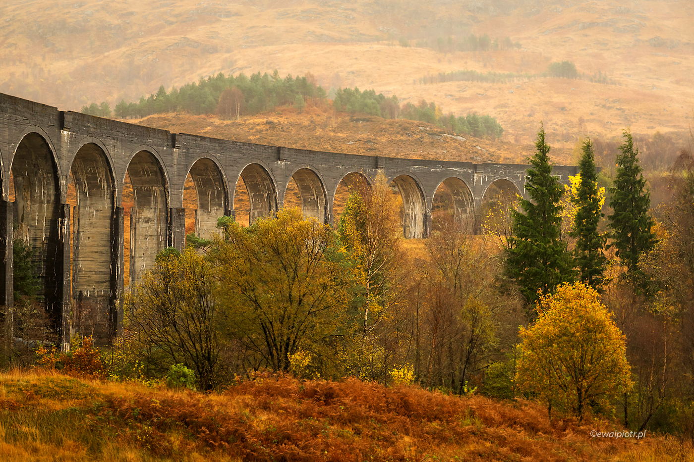 Wiadukt Glenfinnan, Szkocja, wyspa Skye, most kolejowy z filmu Harry Potter