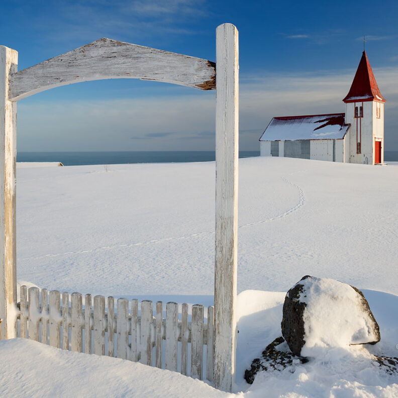 Kościół w Hellnar, Islandia