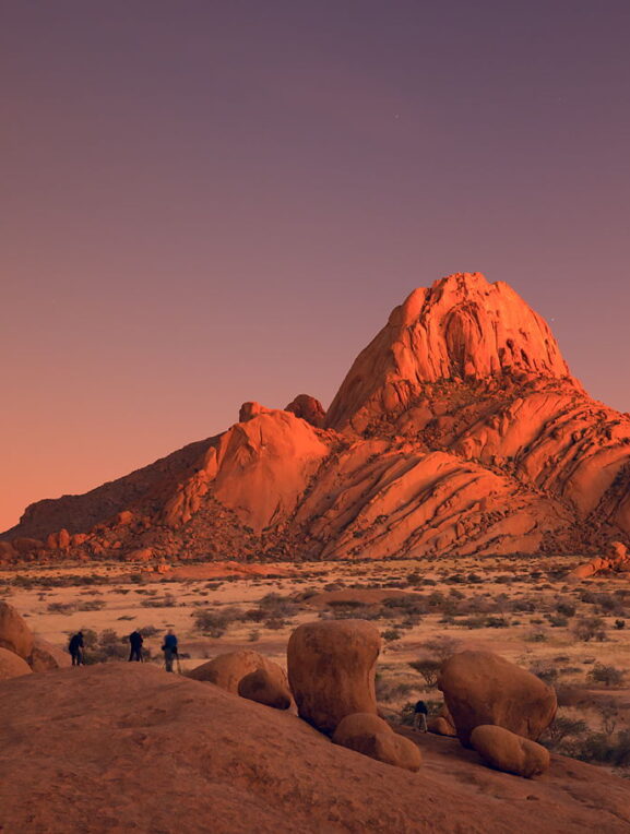 Świt pod Spitzkoppe, Namibia