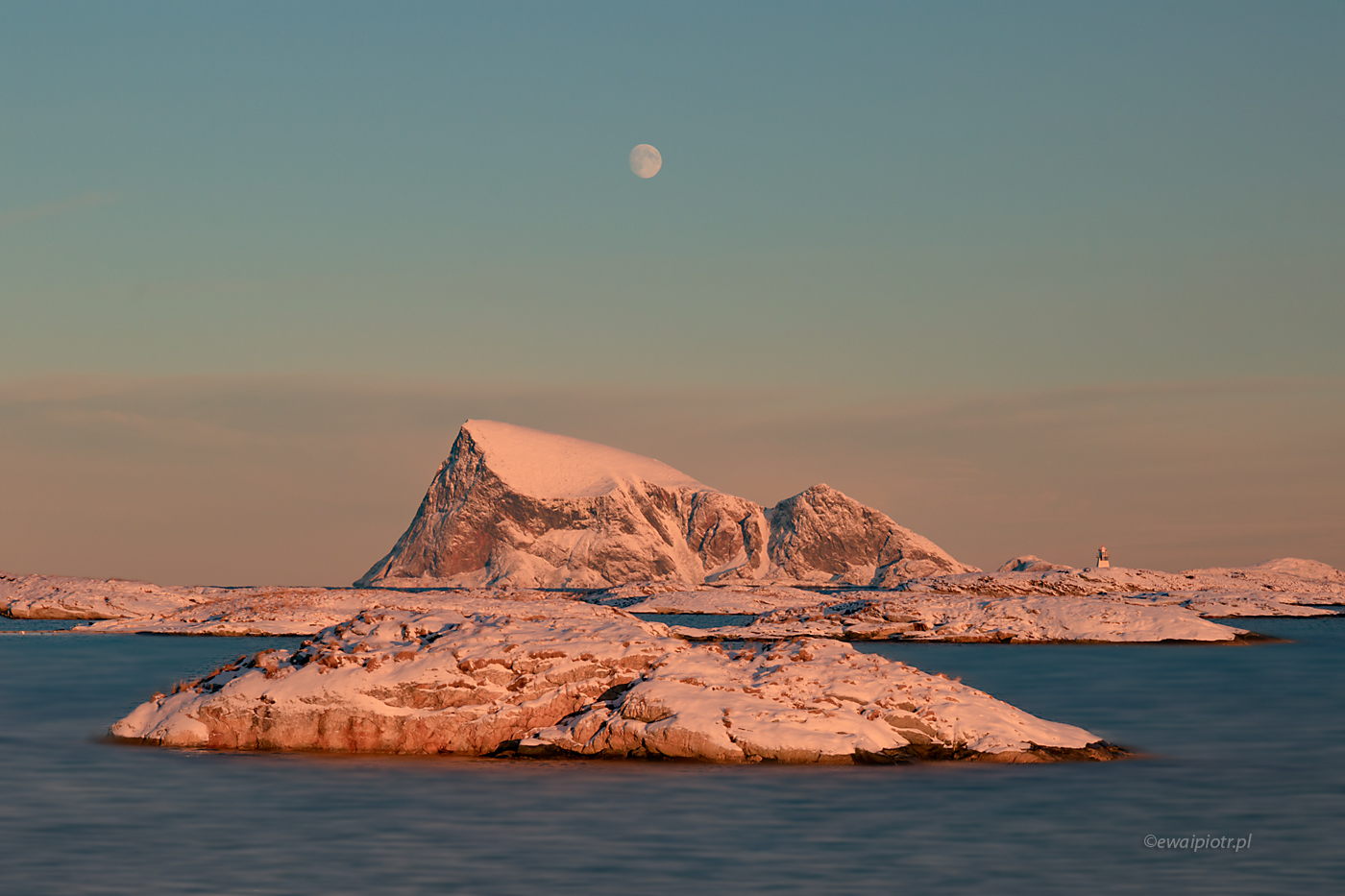 Księżyc nad fiordem, Norwegia, wschód słońca, warsztaty fotograficzne
