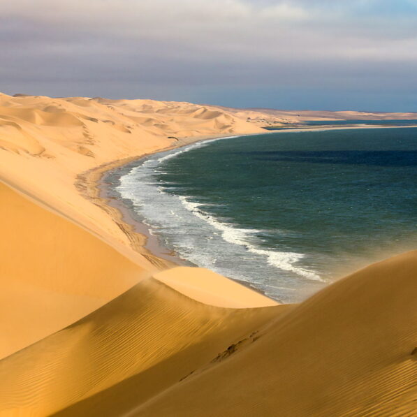 Wydmy przy Sandwich Harbour, Namibia