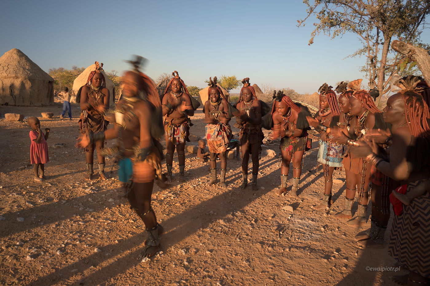 Taniec ludu Himba, Namibia